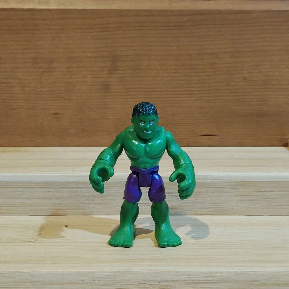 2010 Hasbro Marvel Super Hero Incredible Hulk Action Figure 2.75 Toy Cake Topper